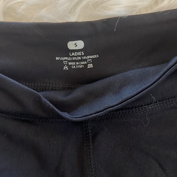 Black Activewear Capris Size Small - Picture 2 of 6